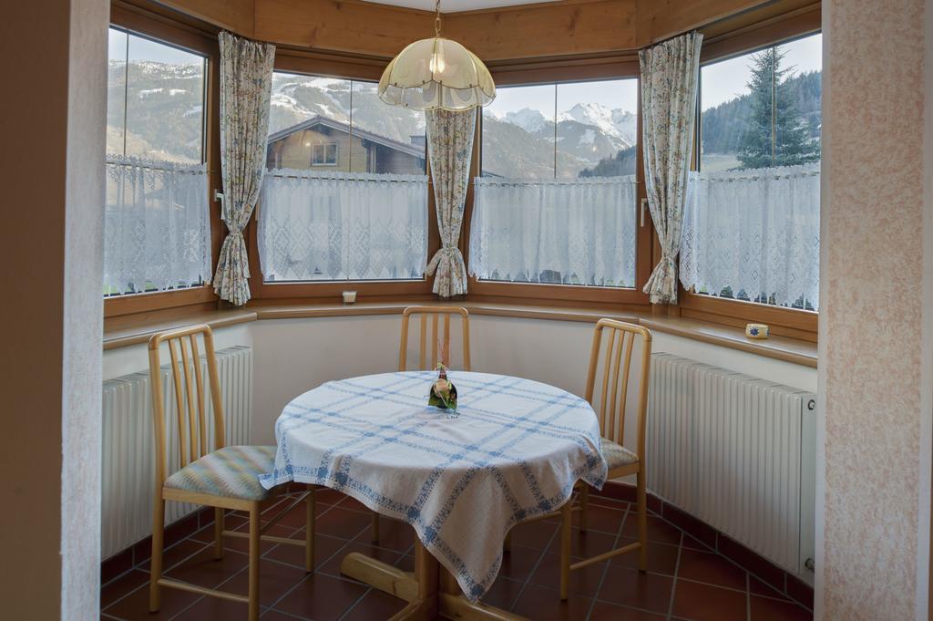 Haus Schoenegger Apartment Dorfgastein Room photo